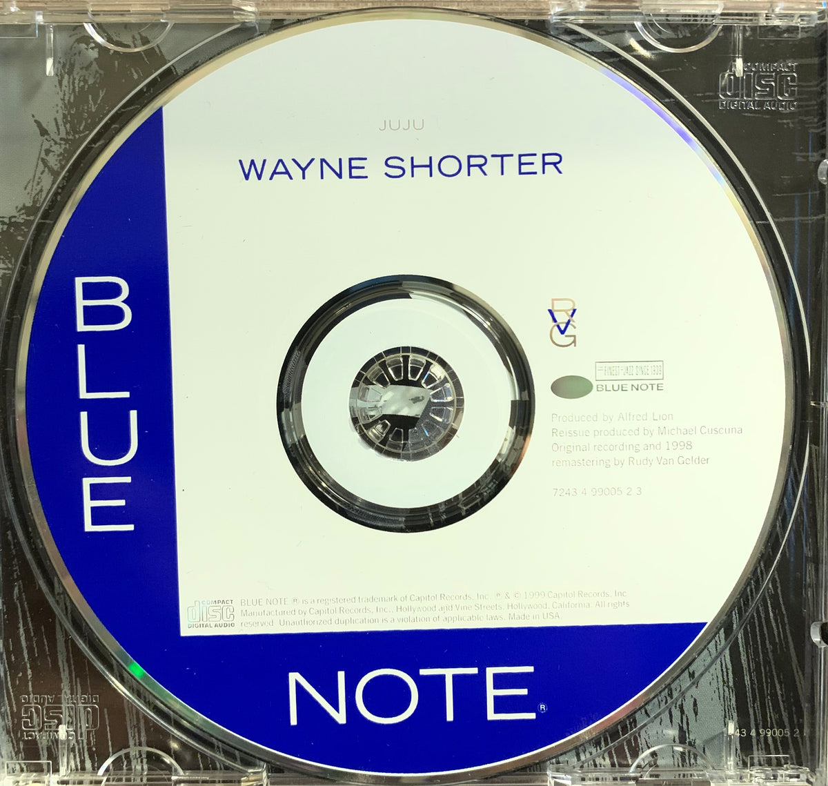 Blue note jazz album cd 001 featuring wayne shorter blue with minimalist white and blue label design
