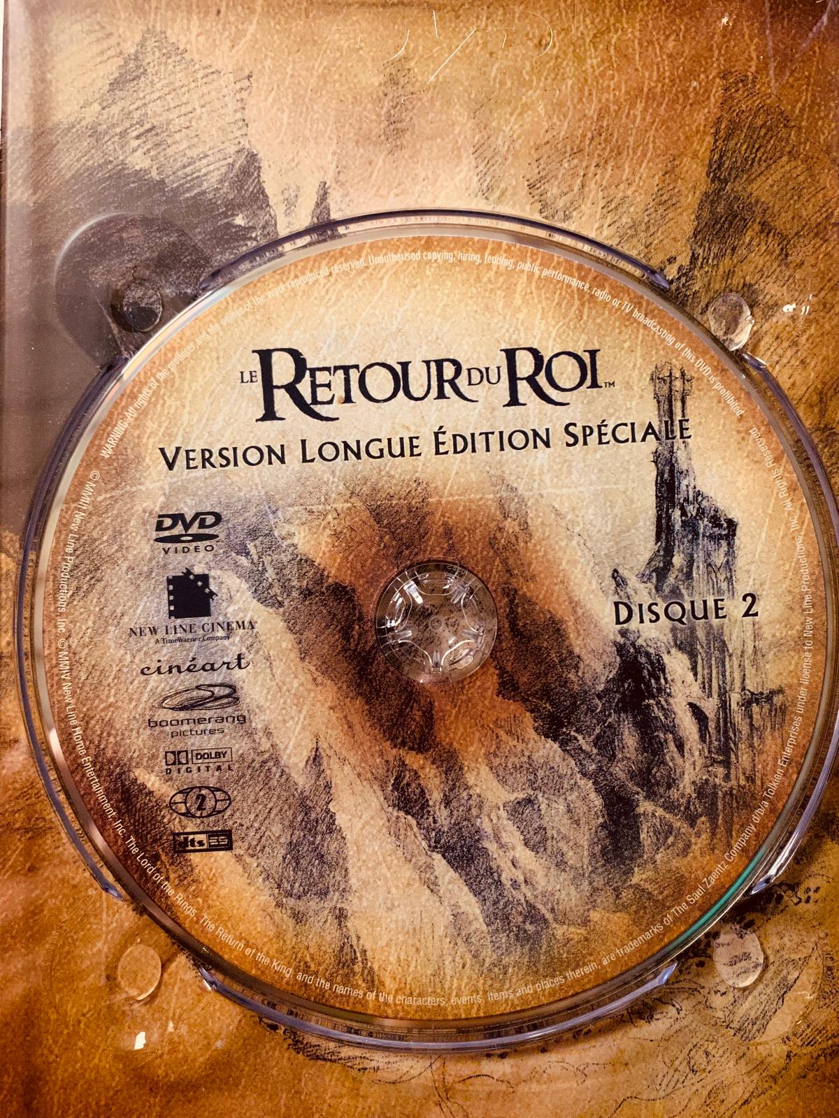 The dvd disc for the lord of the rings the return of the king extended collector’s edition features a sepia illustration