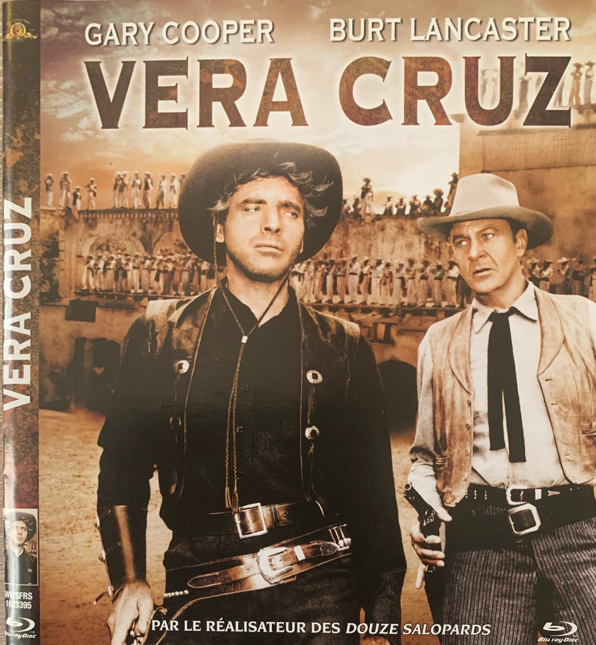 The blu-ray disc cover for the 1954 film Vera Cruz starring Gary Cooper and Burt Lancaster in Bleu-Ray packaging