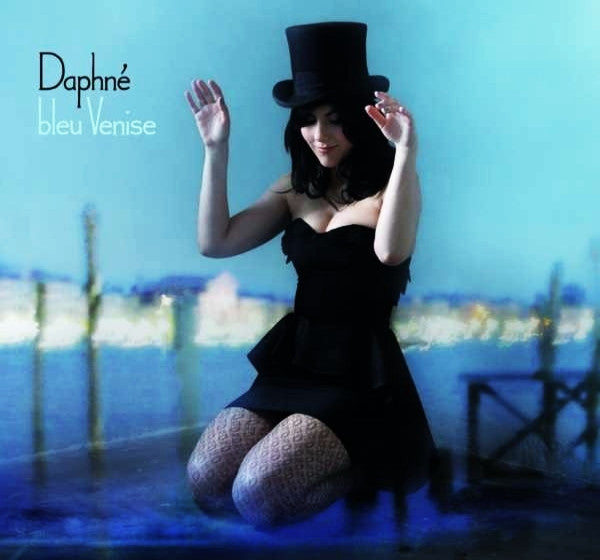 Daphné (2) – Bleu Venise