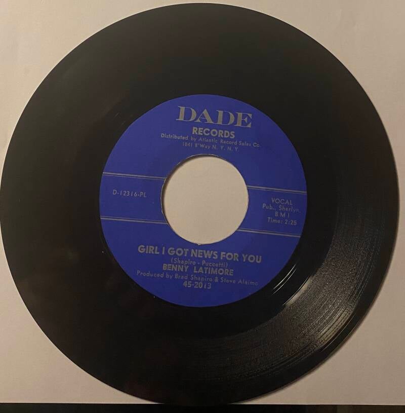 Benny. Latimore Girl I Got News For You / Ain't Gonna Cry No More — Vg+
