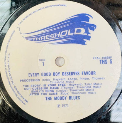 🇬🇧 THE MOODY BLUES – Every Good Boy Deserves Favour [فينيل فقط] [Threshold] [VG+] [بروغ روك] THE COLLECTOR