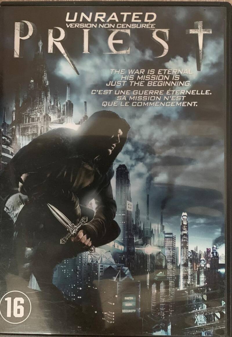 Priest 2011 DVD, Paul Bettany
